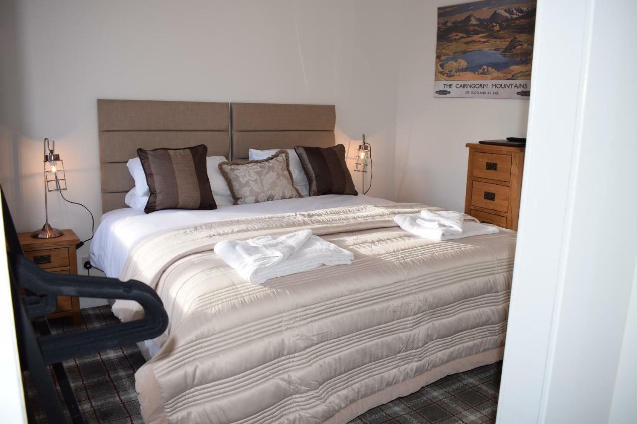 The Highlandman Station Bed & Breakfast Crieff Exterior photo